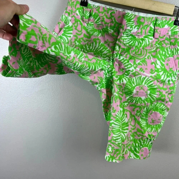 Lilly Pulitzer Chipper Short Size 2 Sunnyside Lion Green Vacation Preppy Chino - Picture 6 of 9